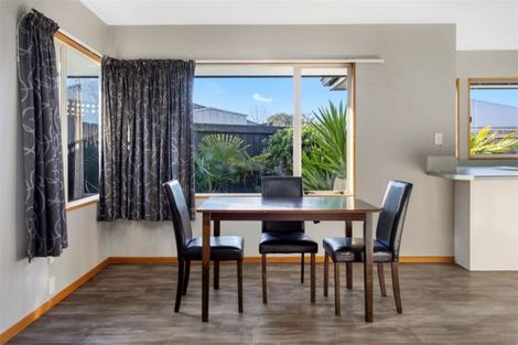 Photo of property in 2/28 Kirsten Place, Parklands, Christchurch, 8083