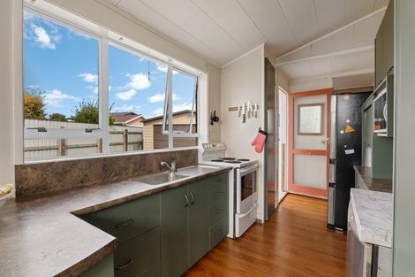 Photo of property in 2 Caesar Street, Stratford, 4332