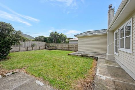 Photo of property in 69 Trelissick Crescent, Ngaio, Wellington, 6035