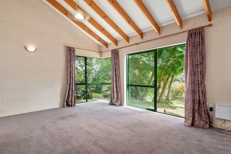 Photo of property in 2 Mulberry Lane, Otaika, 0170