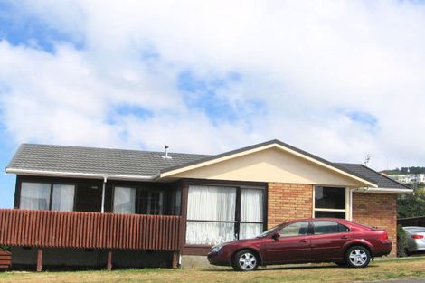 Photo of property in 5 Ashton Fitchett Drive, Brooklyn, Wellington, 6021