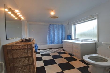 Photo of property in 21 Arden Place, Oakura, 4314