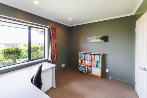 Photo of property in 2 Masefield Terrace, Kelvin Grove, Palmerston North, 4414
