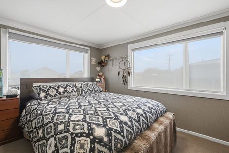 Photo of property in 215 Mcquarrie Street, Kingswell, Invercargill, 9812