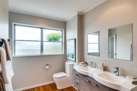 Photo of property in 9 Randall Place, Hospital Hill, Napier, 4110