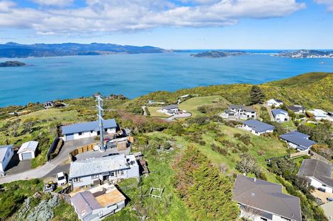 Photo of property in 51 Edgecombe Street, Newlands, Wellington, 6037