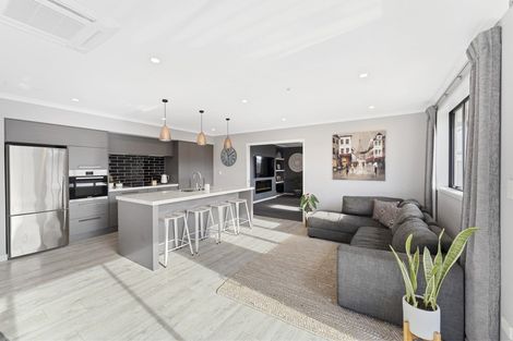 Photo of property in 35 Galatos Street, Rangiora, 7400