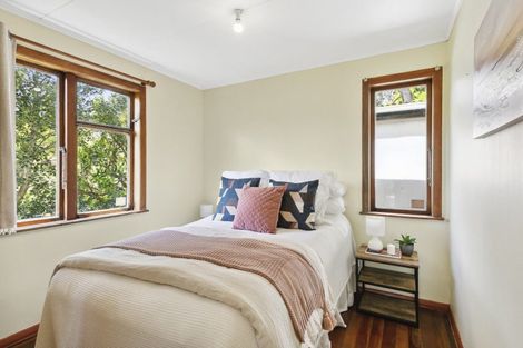 Photo of property in 86 Curtis Street, Northland, Wellington, 6012