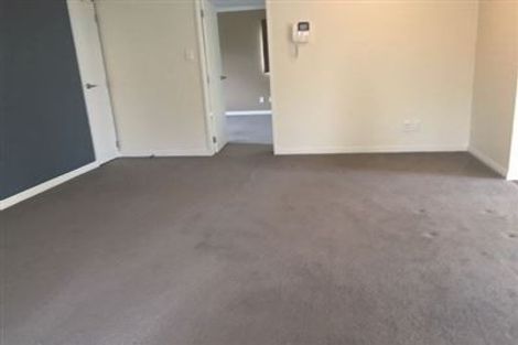 Photo of property in 17 Harrowglen Drive, Northcross, Auckland, 0632