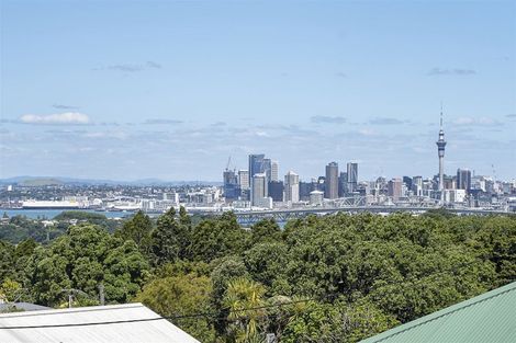 Photo of property in 9/219 Onewa Road, Birkenhead, Auckland, 0626