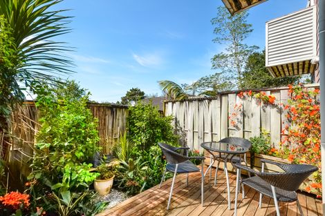 Photo of property in 15 Albionvale Road, Glen Eden, Auckland, 0602