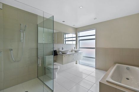 Photo of property in 72 Wai-iti Terrace, Bryndwr, Christchurch, 8052