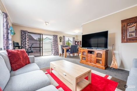 Photo of property in 2/15 Gibson Crescent, Naenae, Lower Hutt, 5011