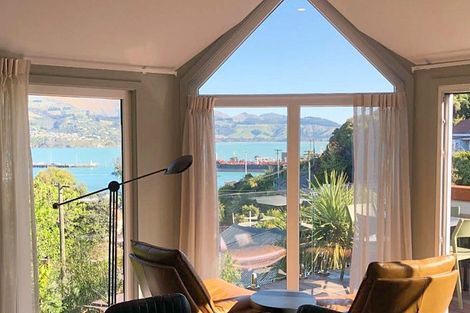 Photo of property in 8a Hawkhurst Road, Lyttelton, 8082