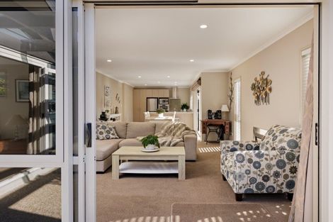 Photo of property in 16 Bridgewater Way, Pyes Pa, Tauranga, 3112