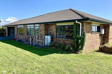 Photo of property in 124a Mountain Road, Sentry Hill, New Plymouth, 4373