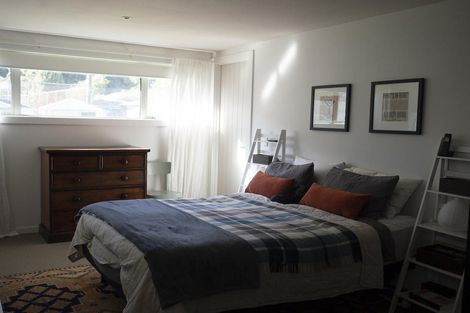 Photo of property in 15 Pukatea Street, Eastbourne, Lower Hutt, 5013