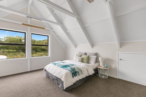 Photo of property in 25a York Place, Cannons Creek, Porirua, 5024