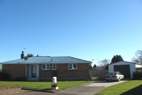 Photo of property in 35 Holland Crescent, Bulls, 4818