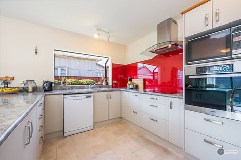 Photo of property in 15a Collingwood Street, Waterloo, Lower Hutt, 5011