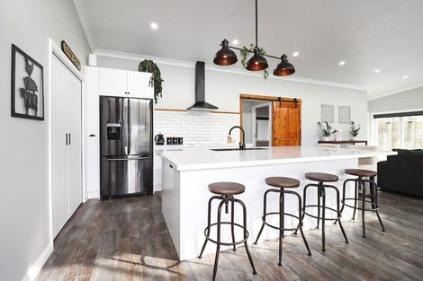 Photo of property in 143e Smith Road, Dannevirke, 4978