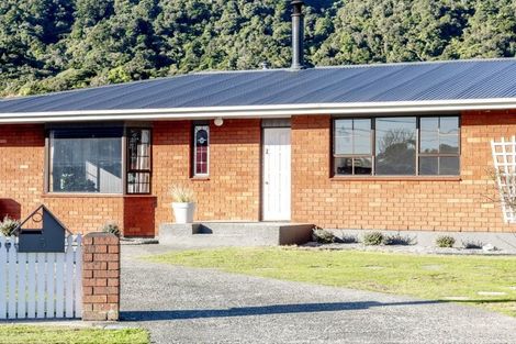 Photo of property in 5 Mitchell Place, Cobden, Greymouth, 7802