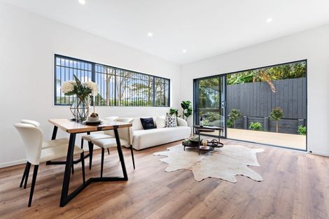 Photo of property in 3/81 Vodanovich Road, Te Atatu South, Auckland, 0610