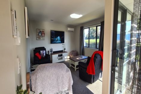 Photo of property in 2 Stratford (pvt) Way, Rangiora, 7400