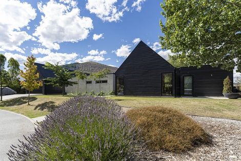 Photo of property in 1 Larkins Way, Arthurs Point, Queenstown, 9371