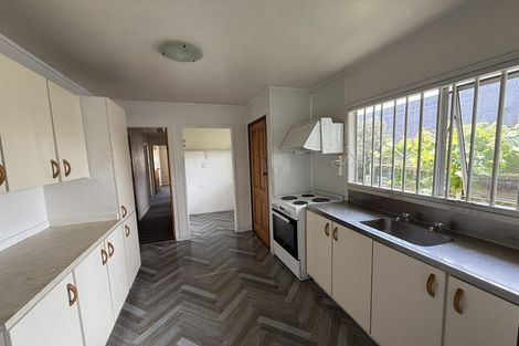 Photo of property in 190 Universal Drive, Henderson, Auckland, 0610