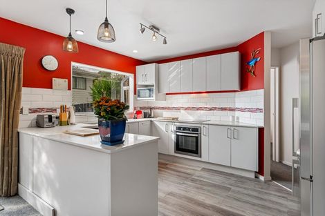 Photo of property in 2/26 Beaudine Avenue, Glenfield, Auckland, 0629