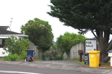 Photo of property in 1/17 Bronzewing Terrace, Unsworth Heights, Auckland, 0632