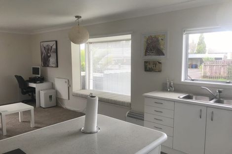 Photo of property in 1/28 Rewarewa Road, Te Atatu Peninsula, Auckland, 0610