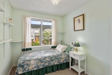 Photo of property in 2/7a Kruse Place, Redwood, Christchurch, 8051