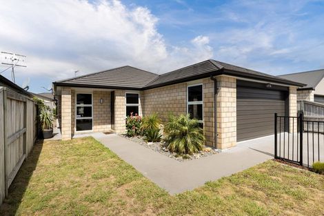 Photo of property in 17 Marion Crescent, Papamoa Beach, Papamoa, 3118