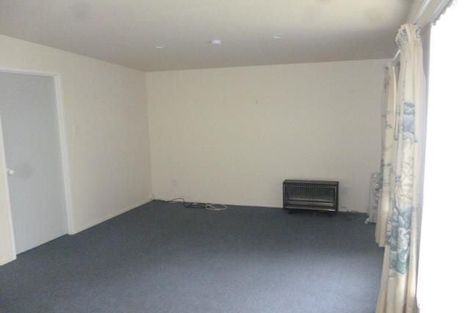 Photo of property in 8a Kingsclere Place, Goodwood Heights, Auckland, 2105