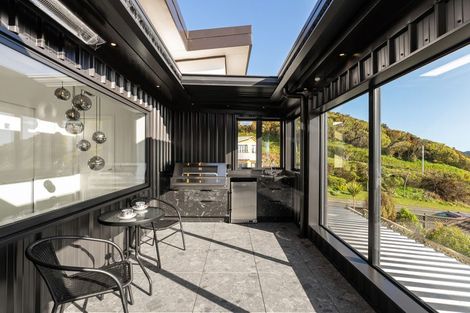 Photo of property in 49 Ashton Fitchett Drive, Brooklyn, Wellington, 6021