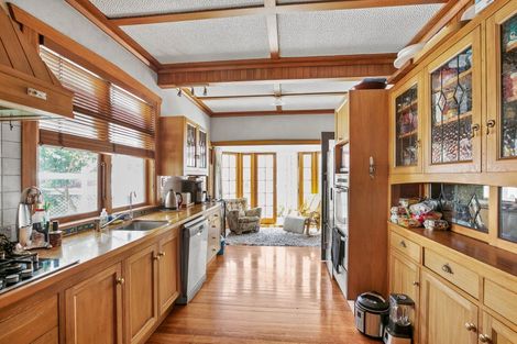 Photo of property in 12 Mangorei Road, Strandon, New Plymouth, 4312