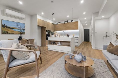 Photo of property in 37 Corunna Road, Milford, Auckland, 0620