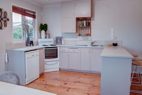 Photo of property in 1 Cedar Place, Hillcrest, Hamilton, 3216