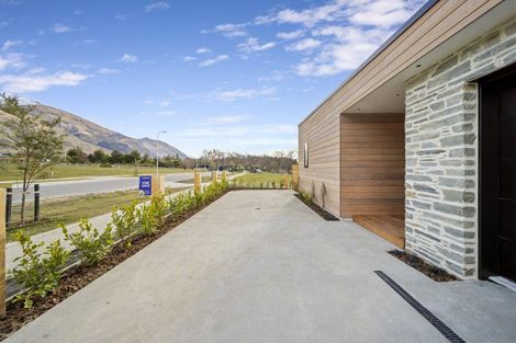 Photo of property in 11 Stoneleigh Drive, Wanaka, 9305