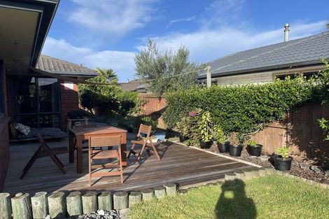 Photo of property in 11 Reefton Place, Papamoa Beach, Papamoa, 3118