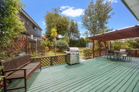 Photo of property in 38 Chatsworth Crescent, Pakuranga Heights, Auckland, 2010