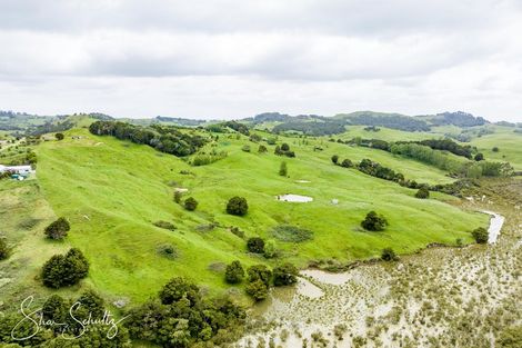 Photo of property in 215c Heatley Road, Whakapirau, 0583