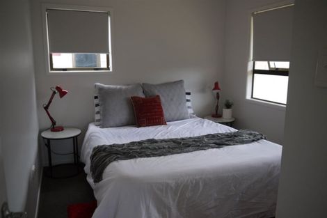 Photo of property in 33b Edgewater Parade, Waiuku, 2123