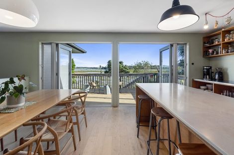 Photo of property in 99 Beresford Street, Bayswater, Auckland, 0622