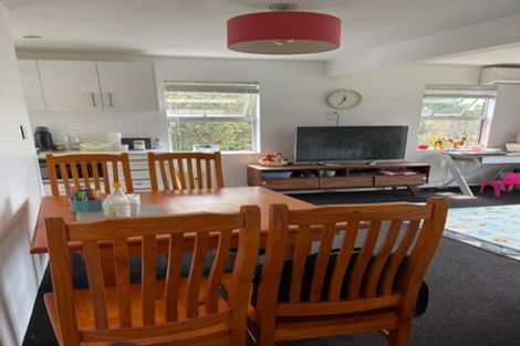 Photo of property in 3/7 Alston Avenue, Kelston, Auckland, 0602
