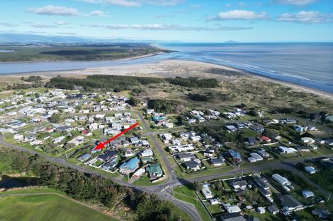 Photo of property in 22 Holben Parade, Foxton Beach, Foxton, 4815