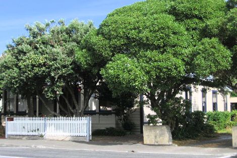 Photo of property in 102 Derwent Street, Island Bay, Wellington, 6023