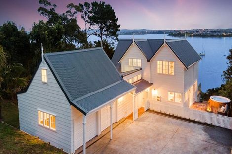 Photo of property in 27 Telstar Place, Beach Haven, Auckland, 0626